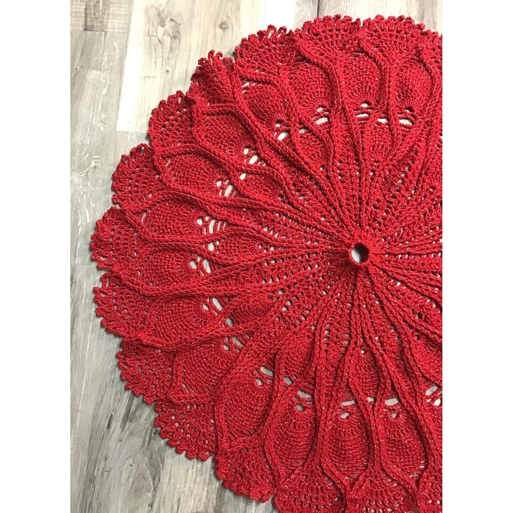 Vintage Handmade Red Crochet Christmas Tree Skirt Metallic Pineapple Lace 40in - Picture 8 of 8